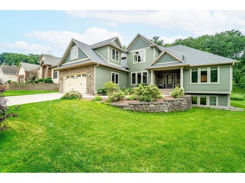 4616 Oakwood Hills Pkwy, Eau Claire, WI, 54701-2829 | Card Image