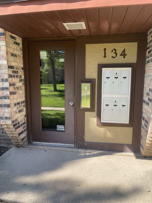 5e-134 Klein Creek Court, Carol Stream, IL, 60188 | Card Image