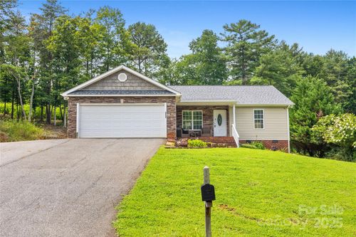 2066 Lake Acres Dr, Hickory, NC, 28601-7231 | Card Image