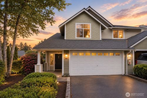 j101-13000 Admiralty Way, Everett, WA, 98204-6272 | Card Image