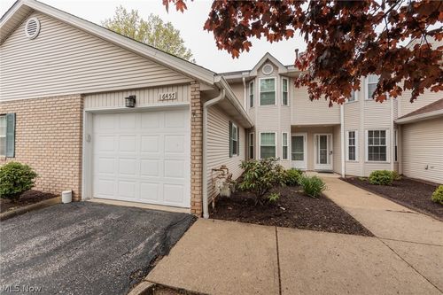 16457 Emerald Pt, Middleburg Heights, OH, 44130-2581 | Card Image