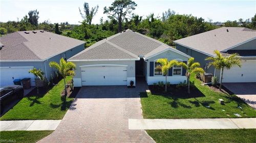 304 Spring Hill Lake Loop, CAPE CORAL, FL, 33993-4526 | Card Image