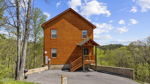 1106 N Trail Dr, Sevierville, TN, 37862-2731 | Card Image