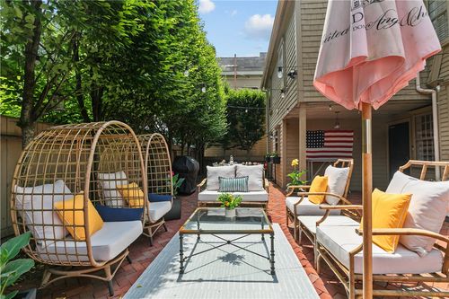 35 2nd St, Newport, RI, 02840-2412 | Card Image