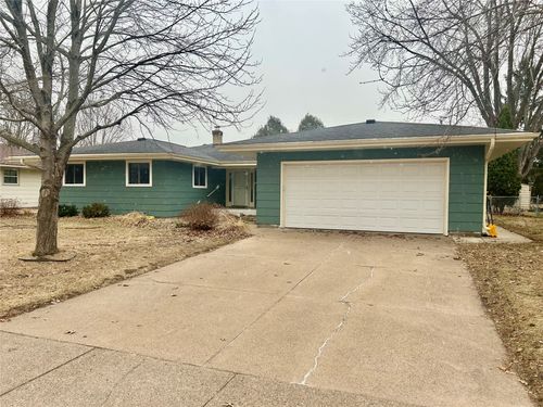1027 Bradley Ave, Eau Claire, WI, 54701-6518 | Card Image