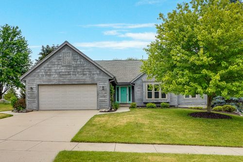 940 Bartlett Dr, Oconomowoc, WI, 53066-3457 | Card Image