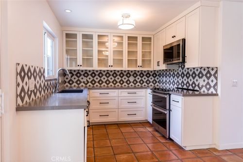 15a-1107 W Memory Ln, Santa Ana, CA, 92706 | Card Image