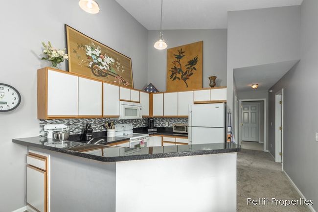 UNIT-32 - 5869 Crosswinds Dr, Condo with 2 bedrooms, 2 bathrooms and null parking in Norton Shores MI | Image 10