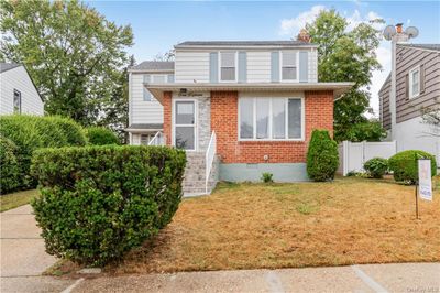 View of front of home | Image 1