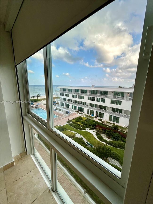 APT-514 - 5401 Collins Ave, Condo with 1 bedrooms, 2 bathrooms and null parking in Miami Beach FL | Image 42