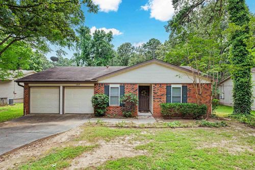 12621 Valleywood Dr, Little Rock, AR, 72211-3352 | Card Image