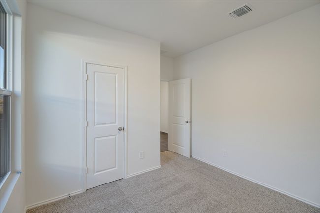632 Arnold Loop, Townhouse with 3 bedrooms, 2 bathrooms and 2 parking in Uhland TX | Image 17