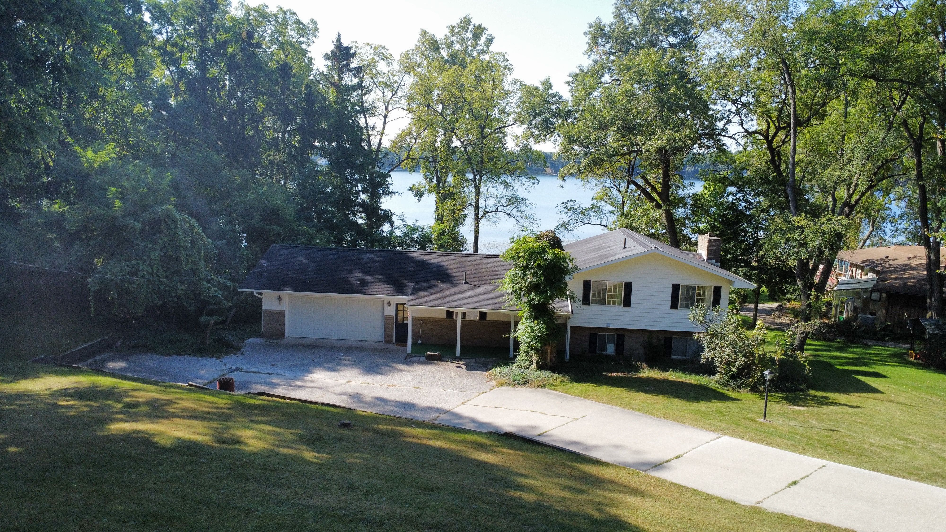 Cowell Rd, Brighton, MI 48116