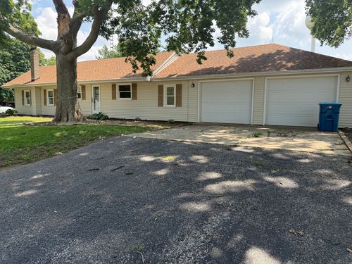 126 N 8th St, Hennepin, IL, 61327-9797 | Card Image