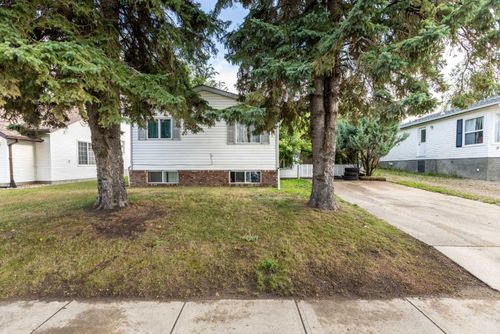 5115 48 Ave, Sylvan Lake, AB, T4S1G6 | Card Image