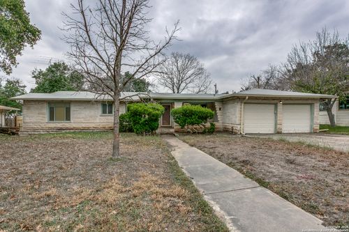 2334 W Gramercy Pl, San Antonio, TX, 78201-4826 | Card Image