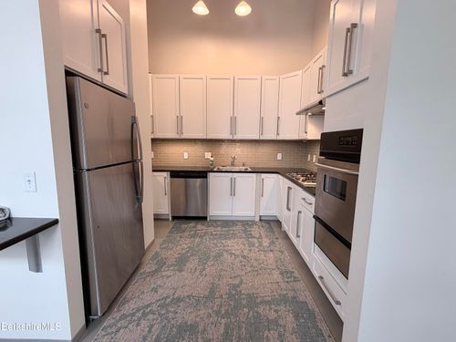 110-160 Water St, Williamstown, MA, 01267-3179 | Card Image