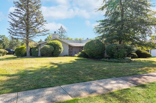 22300 Rock Creek Cir, Strongsville, OH, 44149-2138 | Card Image