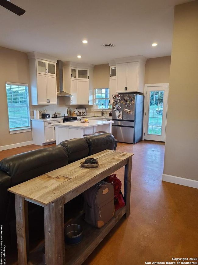 301 Pickford St, House other with 2 bedrooms, 1 bathrooms and null parking in Sabinal TX | Image 10