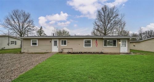 12114 National Dr, Grafton, OH, 44044-9504 | Card Image