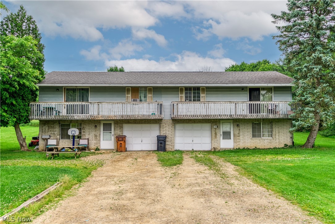 Eberly Rd, Hartville, OH 44632