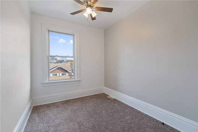 1565 Cumberland St, House other with 4 bedrooms, 2 bathrooms and 2 parking in Crafton PA | Image 21
