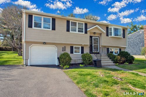 13 Twin Circle Rd, West Haven, CT, 06516-6231 | Card Image