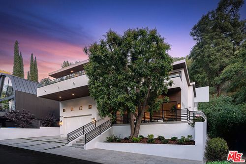 9836 Yoakum Dr, Beverly Hills, CA, 90210-1437 | Card Image