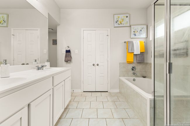 639 Able Blf, House other with 4 bedrooms, 3 bathrooms and null parking in Cibolo TX | Image 16
