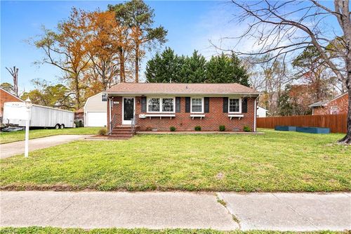 615 Page Dr, Hampton, VA, 23669-1606 | Card Image