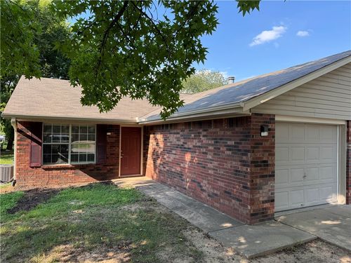 4420 W Franciscan Trl, Fayetteville, AR, 72704-5813 | Card Image