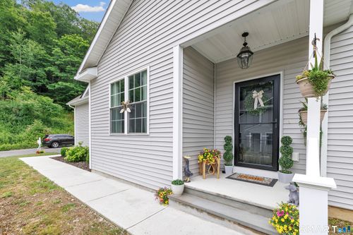 7-7 Oakview Ln, Bethel, CT, 06801-2549 | Card Image
