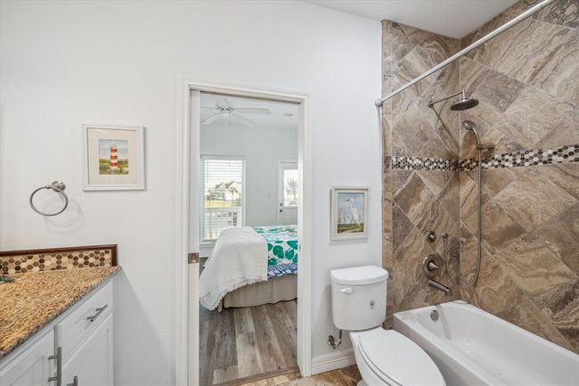 1640 Windsong Way, House other with 3 bedrooms, 5 bathrooms and 2 parking in Tiki Island TX | Image 30