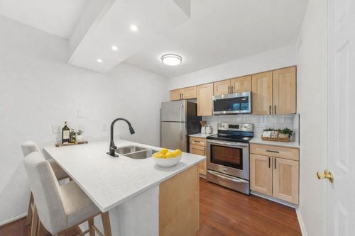 apt-110-6910 Hart Ln, Austin, TX, 78731-4156 | Card Image