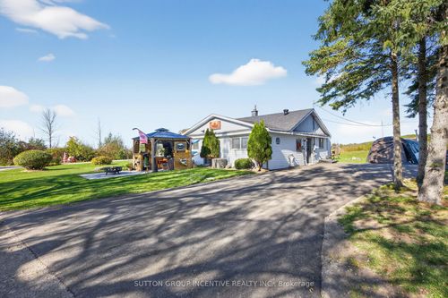 15 Playfair Dr, Waubaushene, ON, L0K2C0 | Card Image