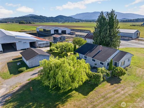 19933 Cook Rd, Burlington, WA, 98233-4905 | Card Image