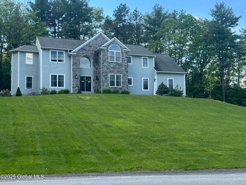 30 Indian Pipe Dr, Wynantskill, NY, 12198-7820 | Card Image