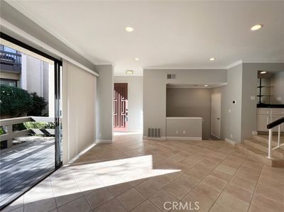 54 - Marylee Street, Townhouse with 3 bedrooms, 2 bathrooms and 2 parking in Woodland Hills CA | Image 3