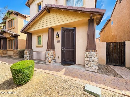 2048 E Heartwood Ln, Phoenix, AZ, 85022-2987 | Card Image