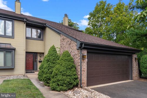 2 Farmington Pl, NEWTOWN, PA, 18940-1710 | Card Image