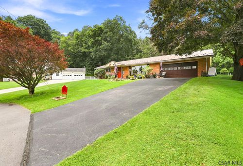 114 Cambridge Rd, Johnstown, PA, 15905-1305 | Card Image