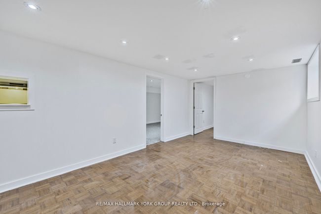 LOWER - 103 Micmac Cres, House attached with 2 bedrooms, 1 bathrooms and 1 parking in North York ON | Image 11