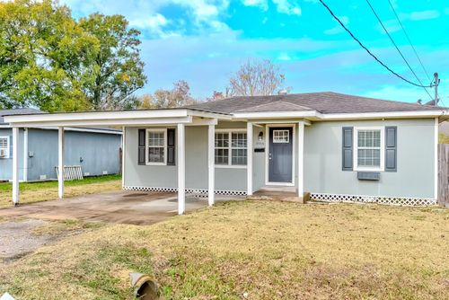 1916 5th St, Port Neches, TX, 77651-3202 | Card Image
