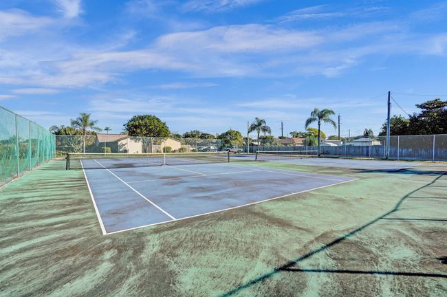 804 Waterview Dr, Condo with 3 bedrooms, 3 bathrooms and null parking in Palm Springs FL | Image 48
