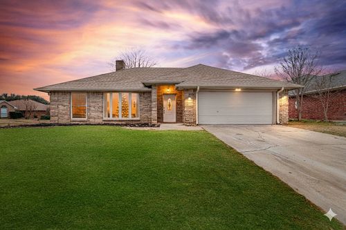 4825 Barberry Dr, Fort Worth, TX, 76133-7933 | Card Image