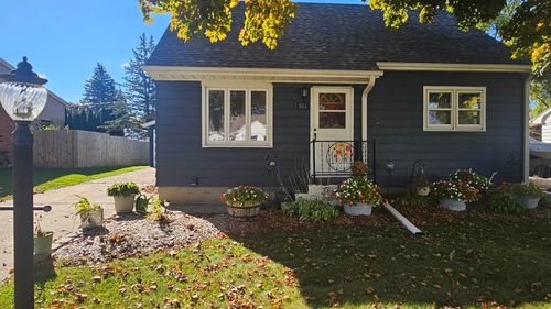 811 W Jefferson St, Waupun, WI, 53963-1630 | Card Image