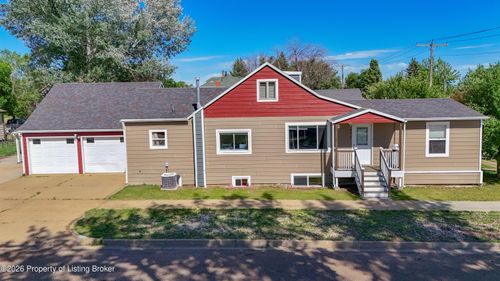 346 5th St W, Dickinson, ND, 58601-4722 | Card Image