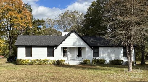 425 Acorn Oaks Dr, Salisbury, NC, 28146-8595 | Card Image