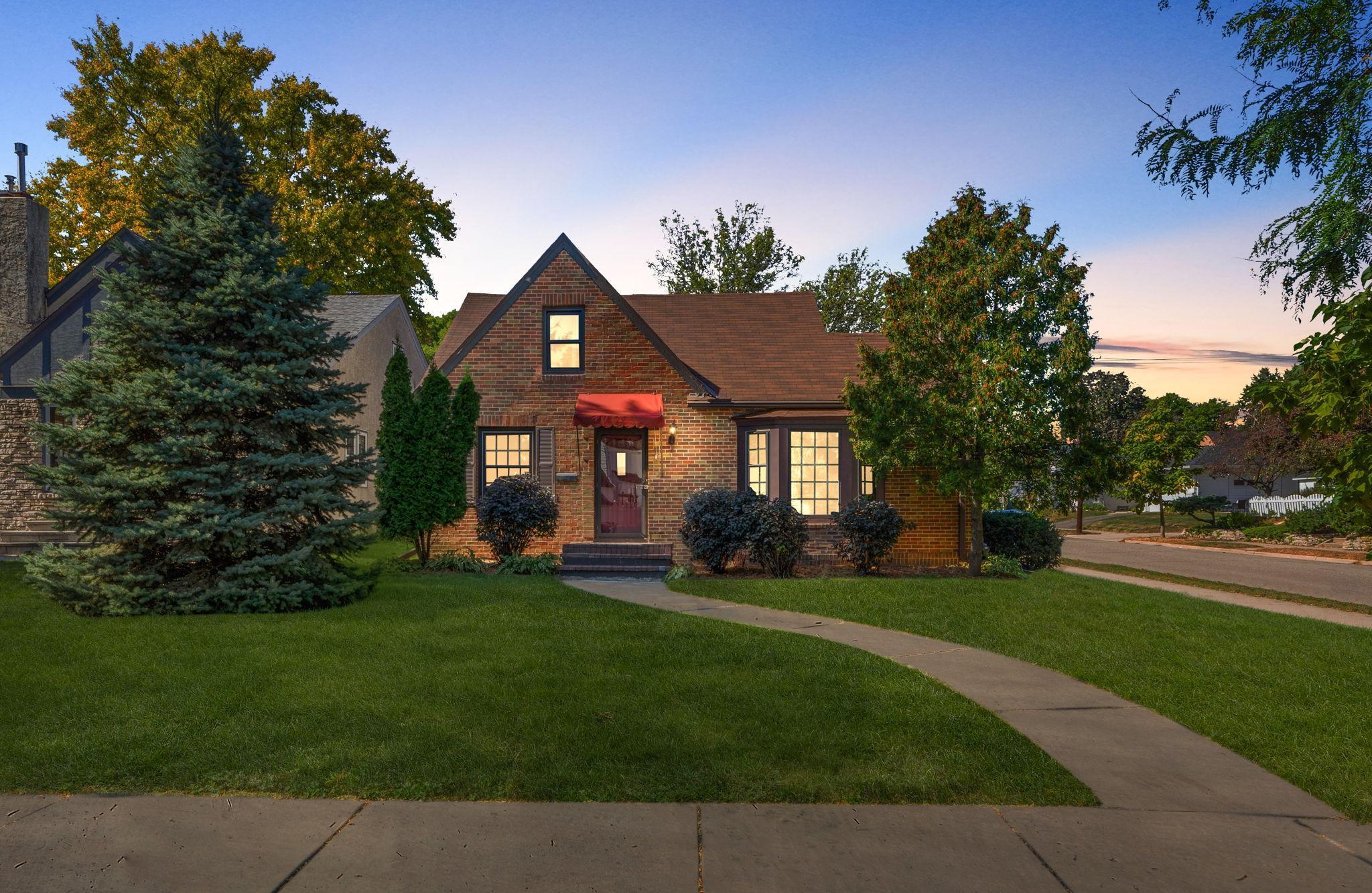 15th Ave, Minneapolis, MN 55417