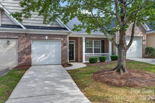 4641 Willow Glen Rd, Harrisburg, NC, 28075-3916 | Card Image